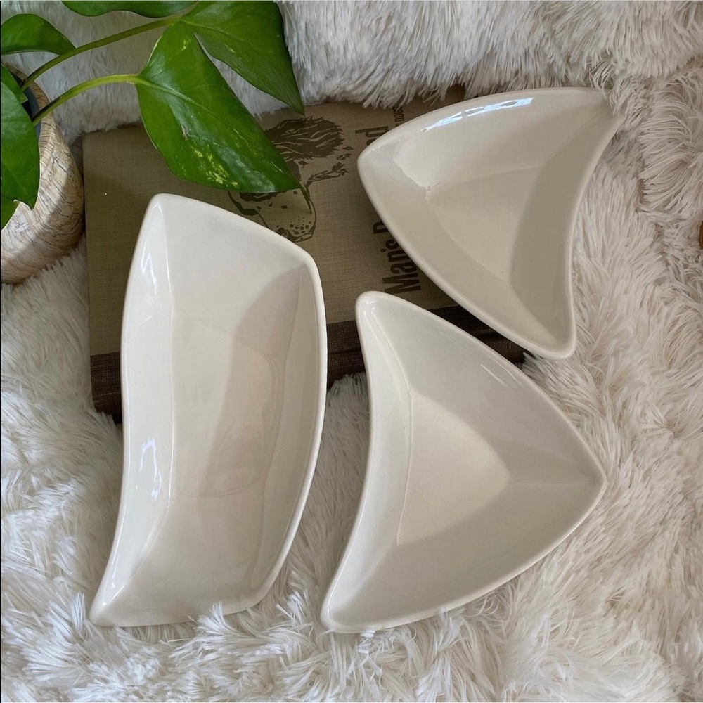 Minimalist mid-century modern containers